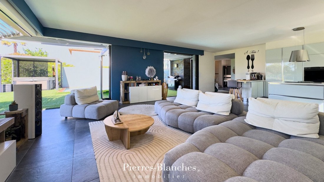 Villa in Juvignac, Occitania, France 3 - 17885857