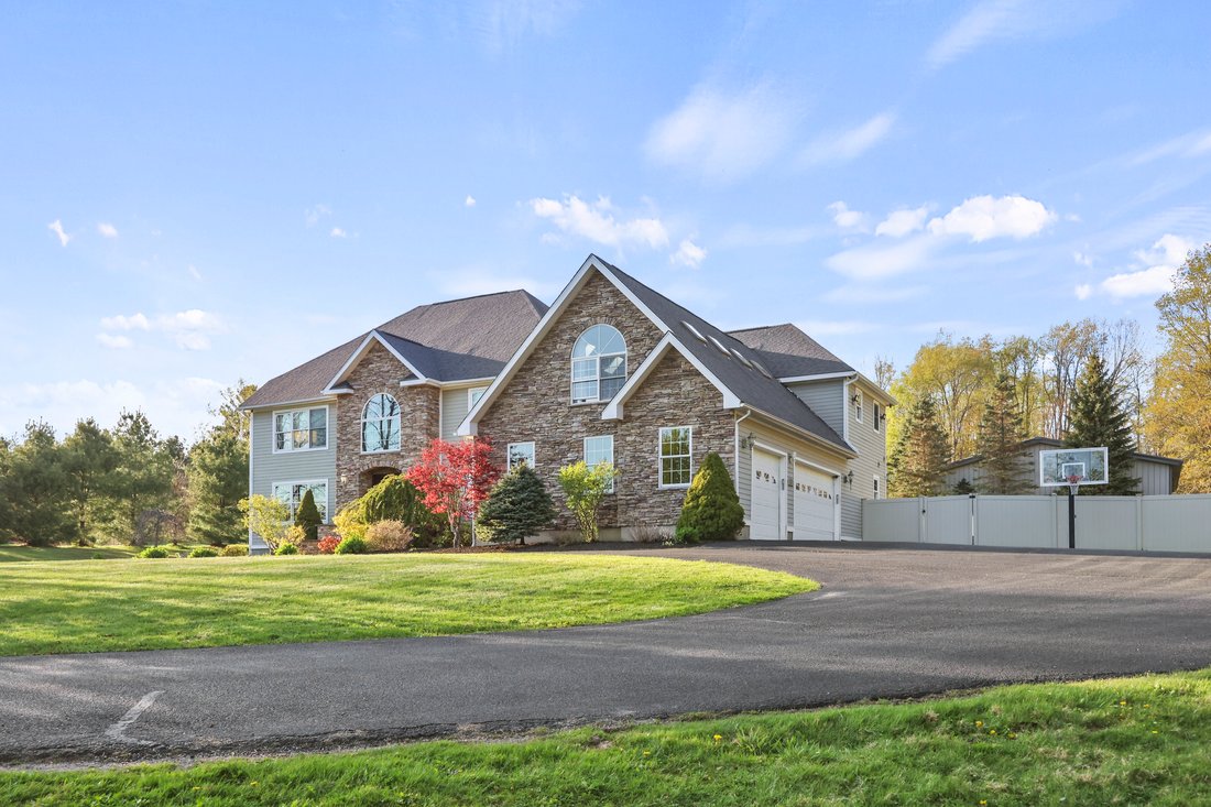 House in Pittsfield, Massachusetts, United States 4 - 17883912