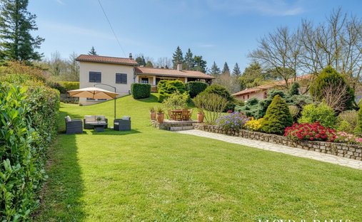 Casa a Luzinay, Auvergne-Rodano-Alpi, Francia 1