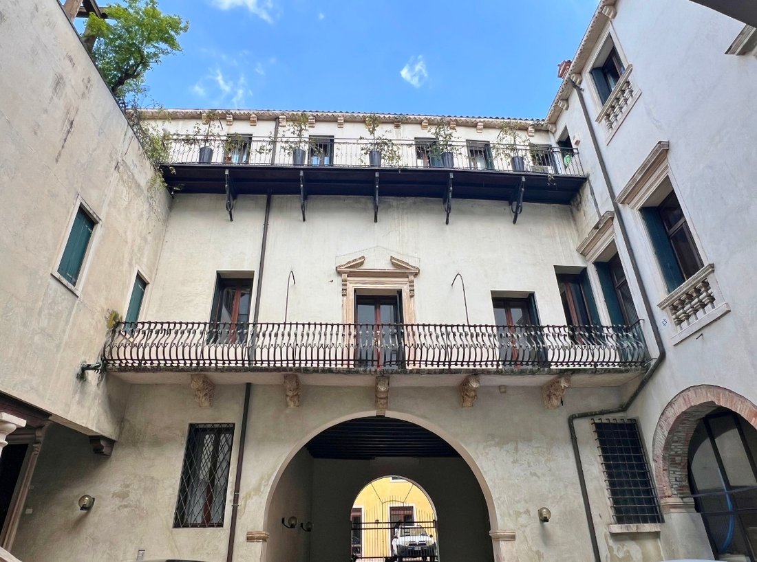 Apartment in Center, Vicenza, Veneto 1 - 17886273