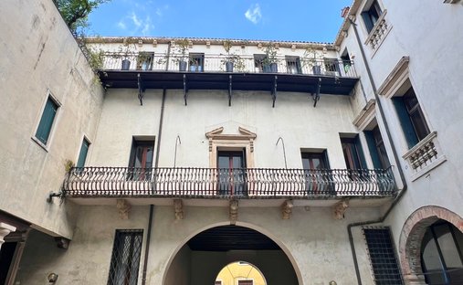 Apartment in Center, Vicenza, Veneto 1