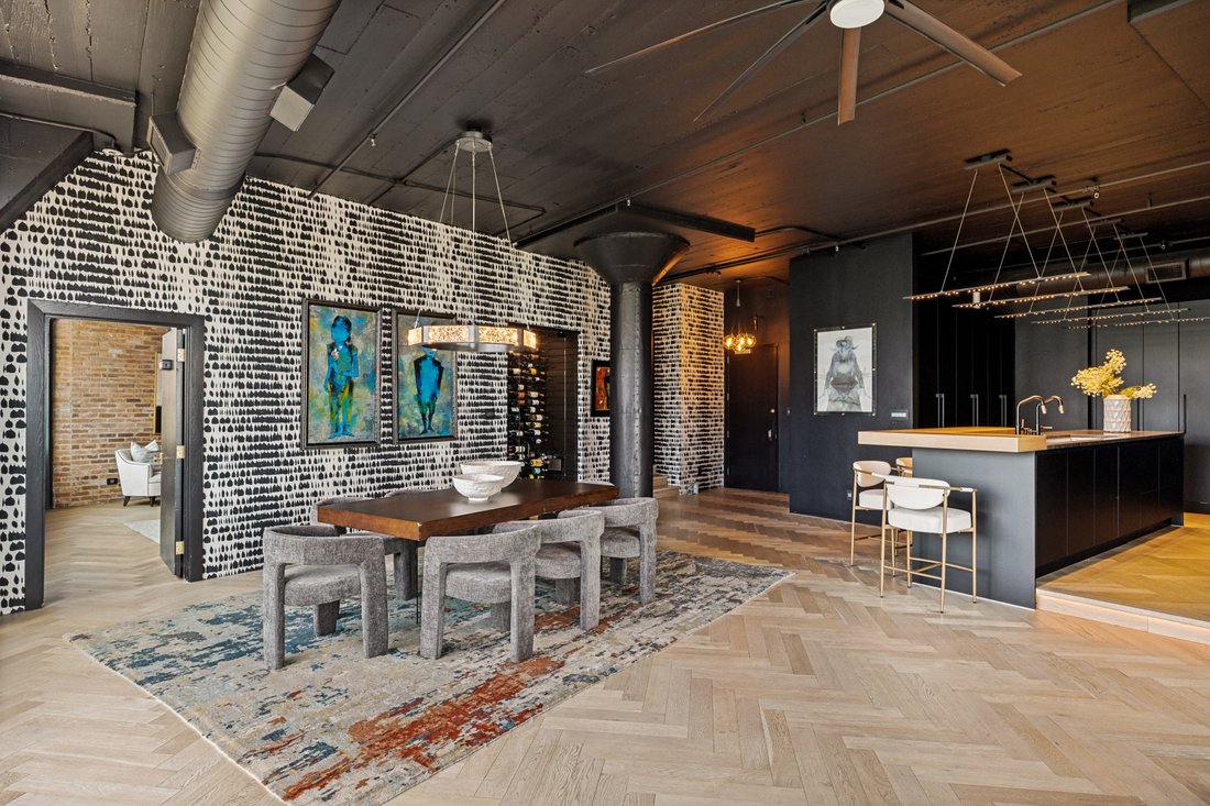 Condo in Dallas, Texas, United States 4 - 17881656