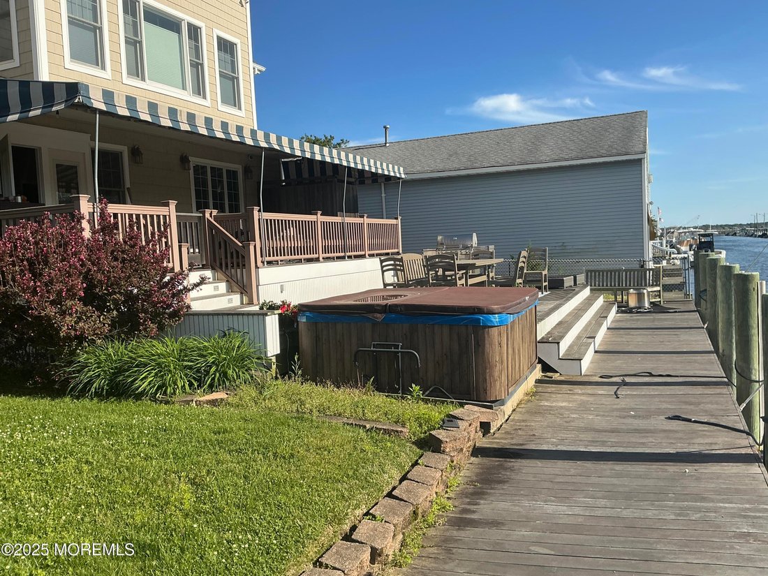 House in Toms River, New Jersey, United States 4 - 17883888