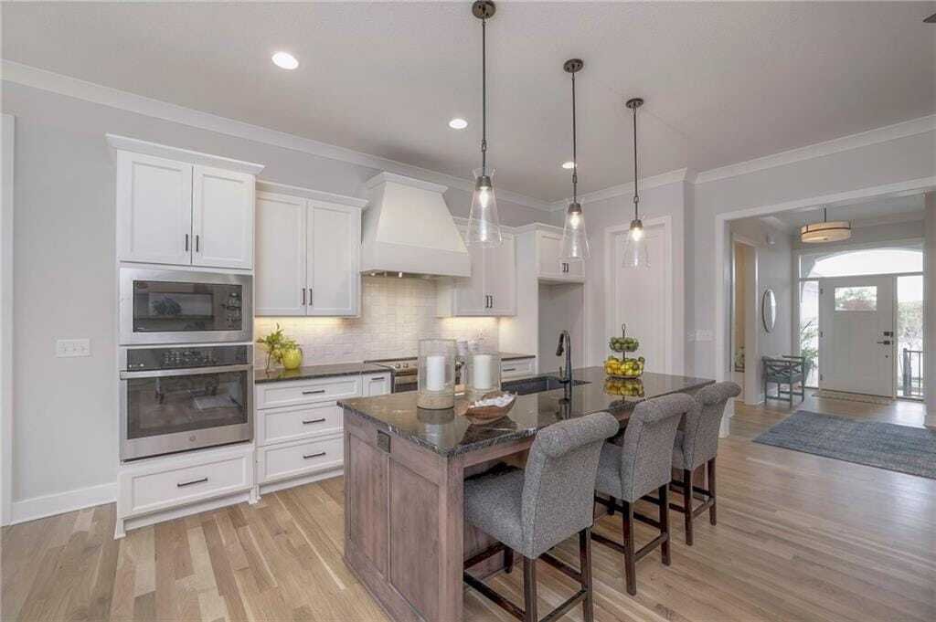 House in Overland Park, Kansas, United States 4 - 17886570