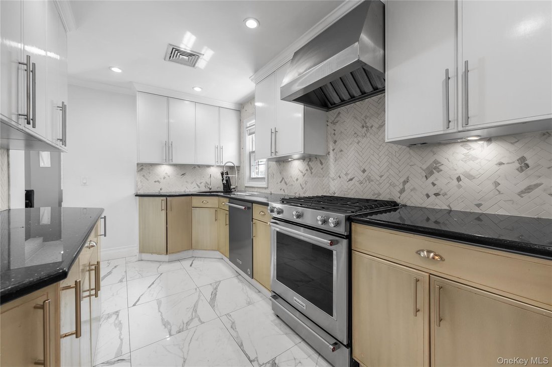 House in New York, New York, United States 4 - 17883934