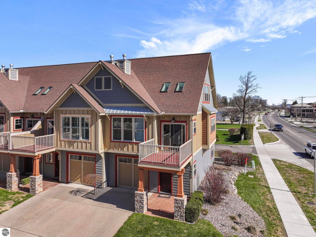 Condo in Garfield Township, Michigan, United States 3 - 17266298