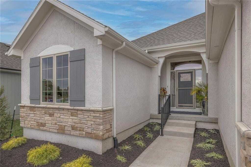 House in Overland Park, Kansas, United States 1 - 17886570