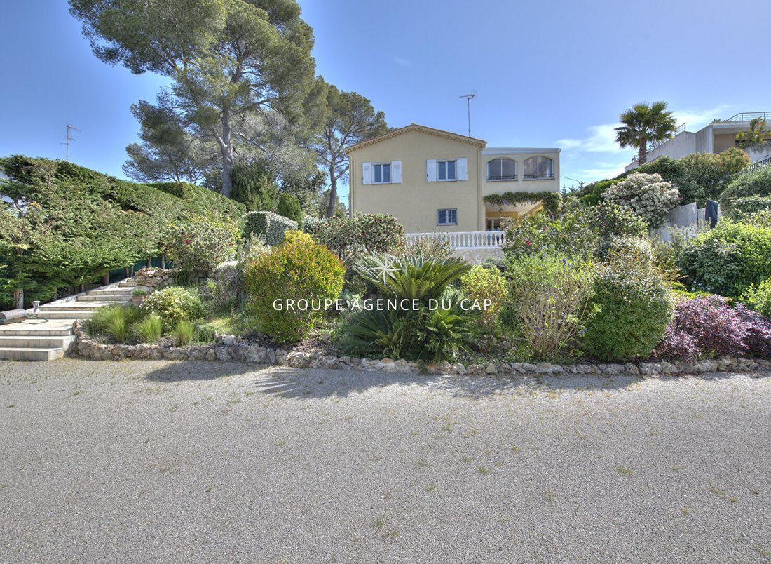 Villa in Le Dramont-Agay-Anthéor-Le Trayas, Saint-Raphaël, France 1 - 17881433