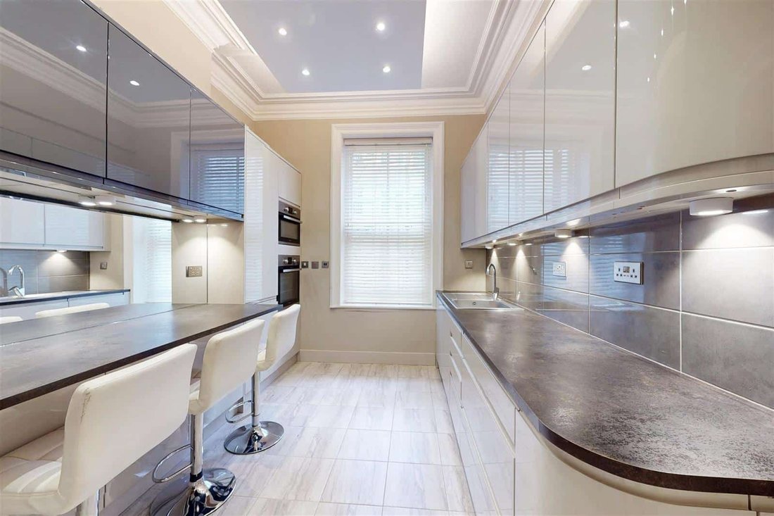 Apartment in Charing Cross, Westminster, England 3 - 16741091