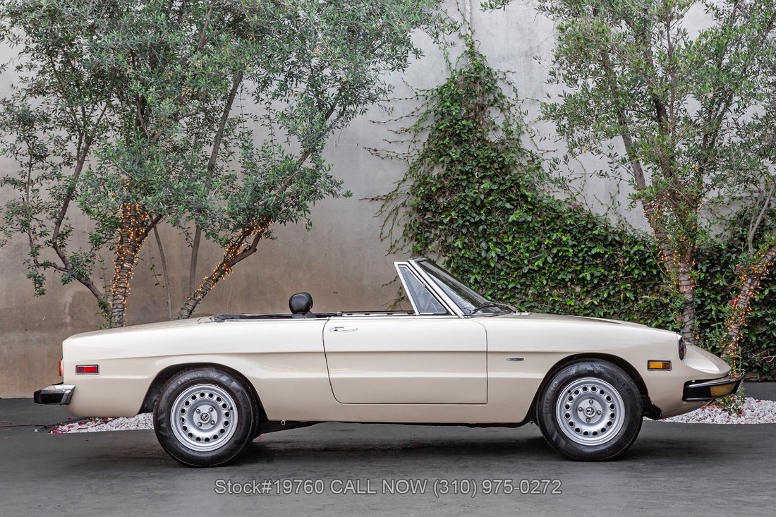 Alfa Romeo Spider Veloce 2000 in Los Angeles, CA 4 - 17886032
