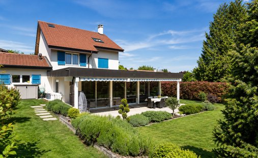 Crans-près-Céligny, Vaud, Switzerland 1