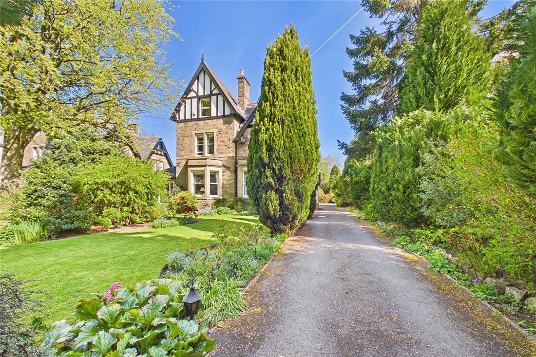 House in Dowlow, Buxton, England 5 - 16184723