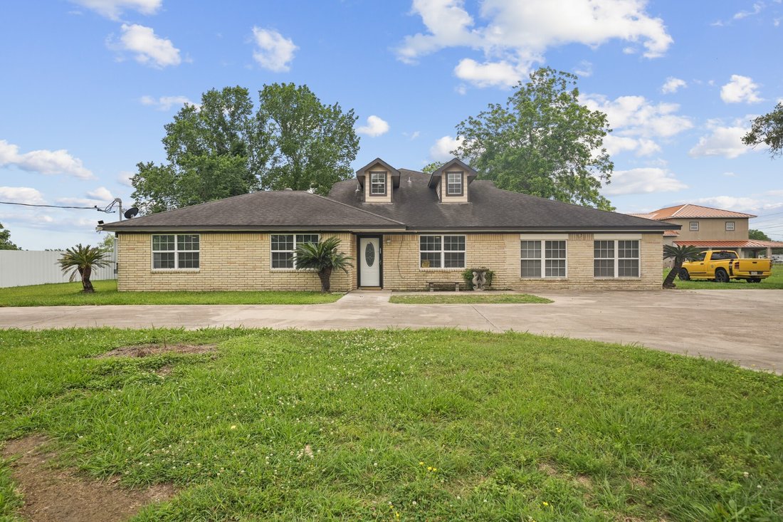 House in Alvin, Texas, United States 5 - 17886208