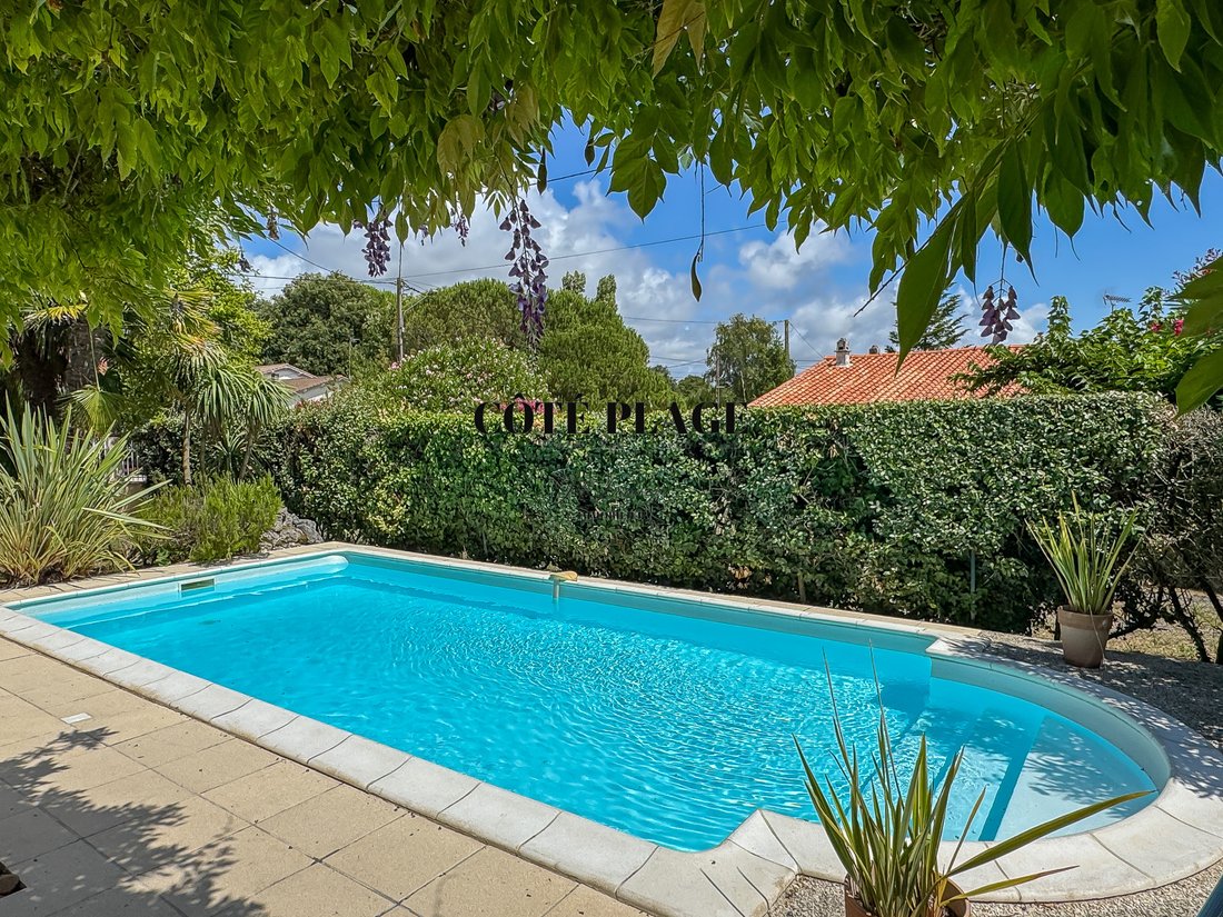 House in Saint-Palais-sur-Mer, Nouvelle-Aquitaine, France 4 - 17882870