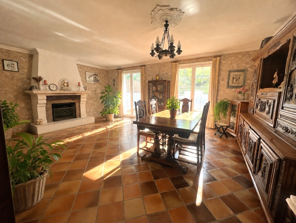 House in Creteil, Ile-de-France, France 2 - 17716109