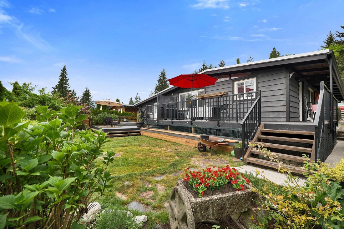 House in Britannia Beach, British Columbia, Canada 4 - 17882935
