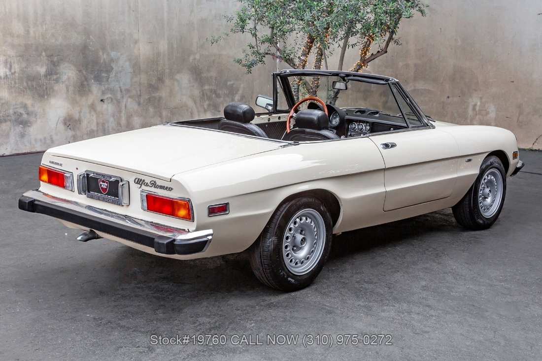 Alfa Romeo Spider Veloce 2000 in Los Angeles, CA 5 - 17886032
