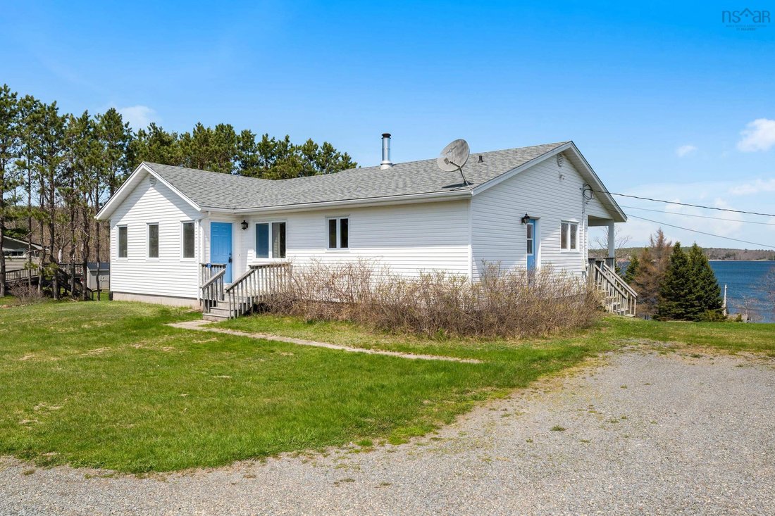 House in Lunenburg, Nova Scotia, Canada 2 - 17882919