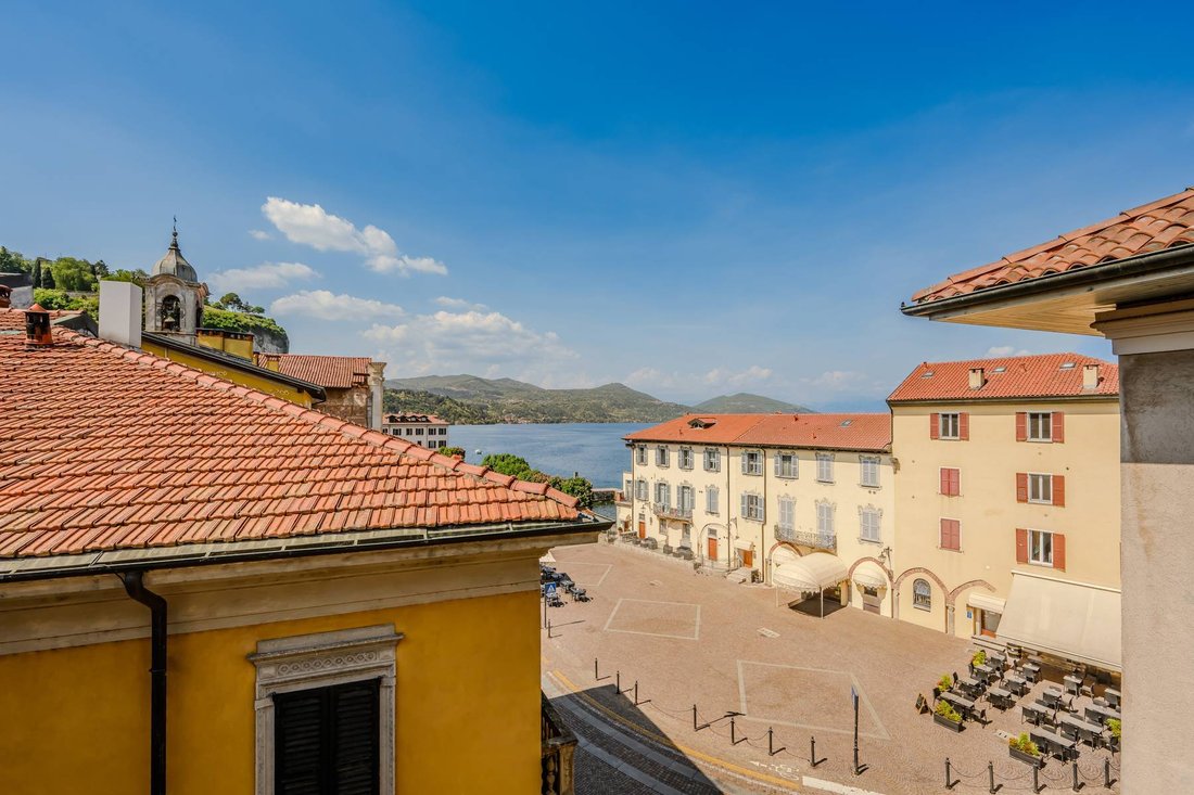 House in Arona, Piedmont, Italy 1 - 17883901
