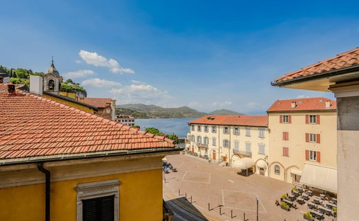 Casa en Arona, Piamonte, Italia 1