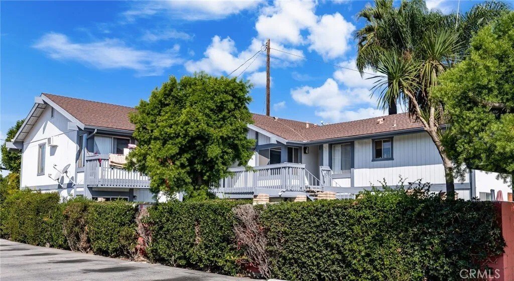 Fullerton, California, United States 3 - 16547703