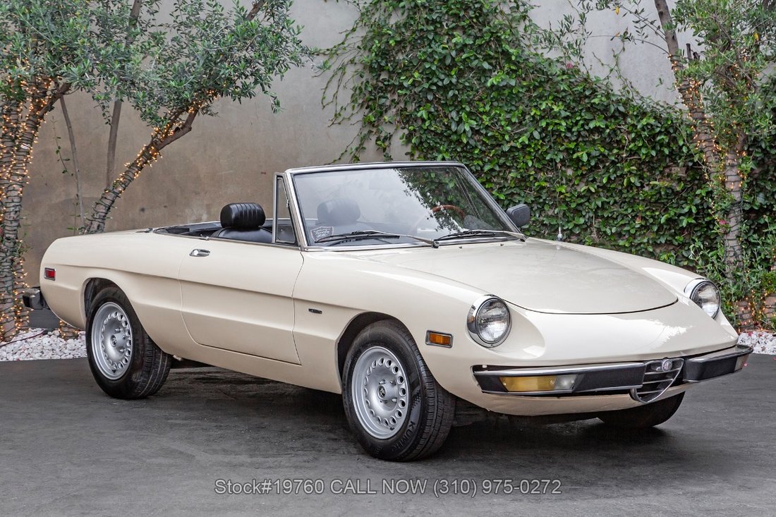 Alfa Romeo Spider Veloce 2000 in Los Angeles, CA 1 - 17886032