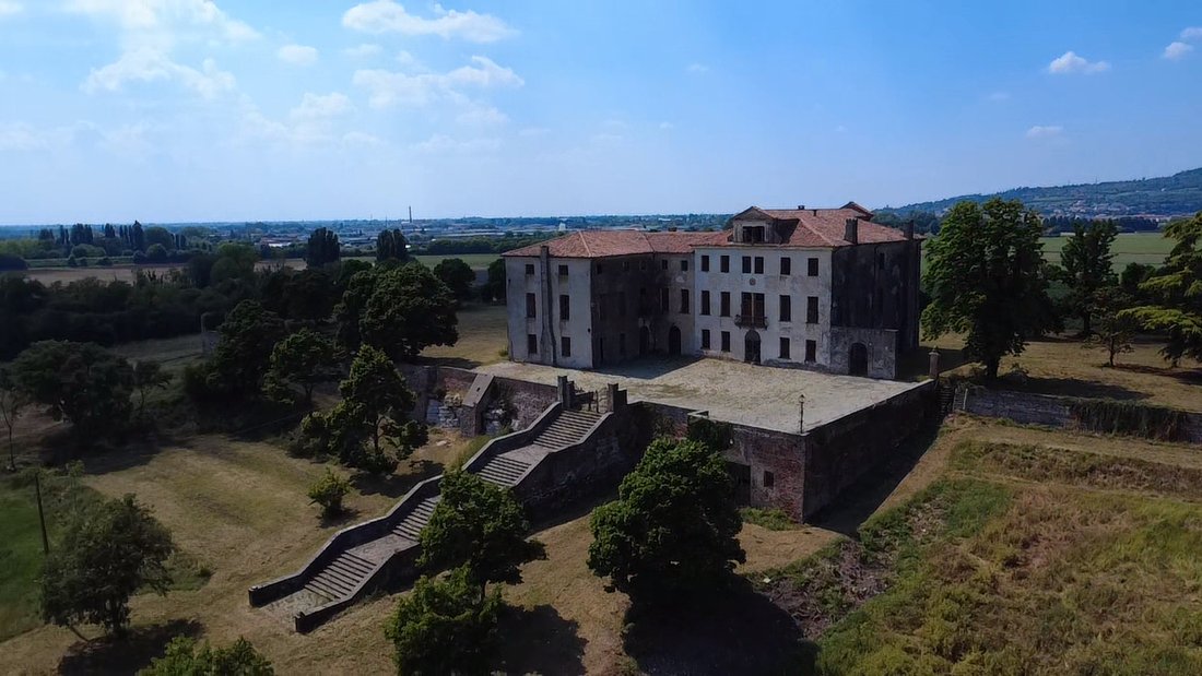 Villa in Calaone, Veneto, Italy 4 - 17887155