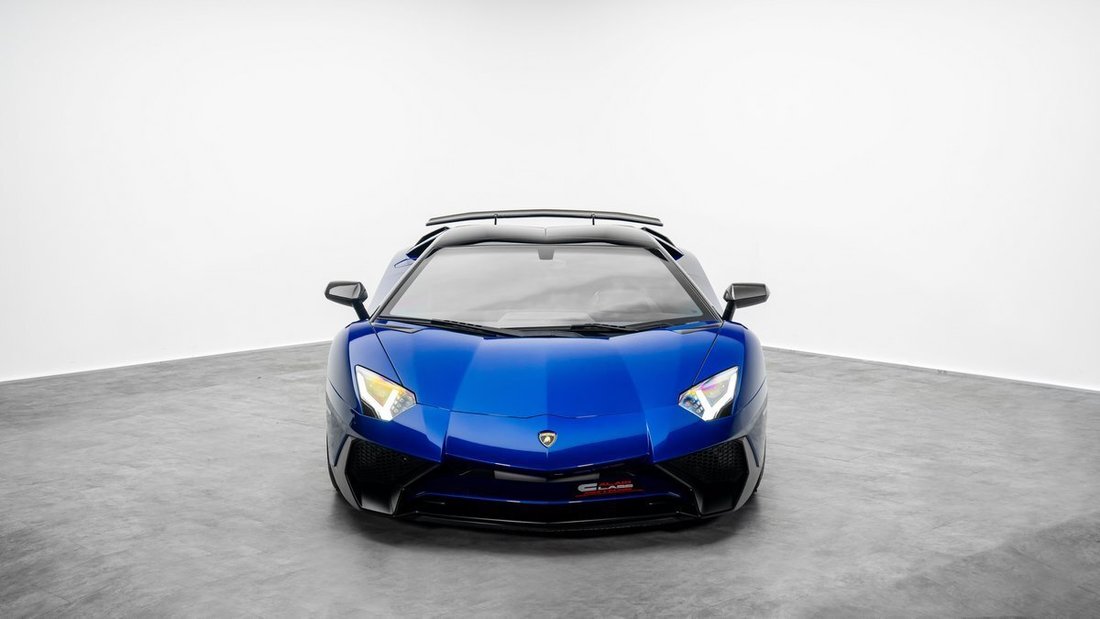Roadster in Dubai, United Arab Emirates 3 - 17887381