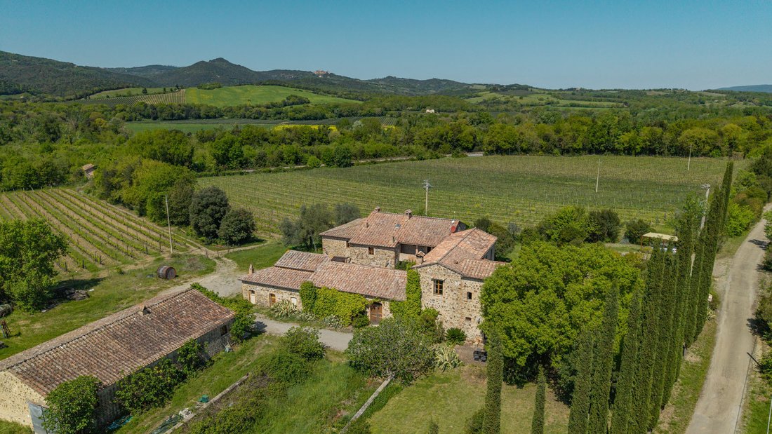 Country House in Montalcino, Tuscany, Italy 3 - 17887395