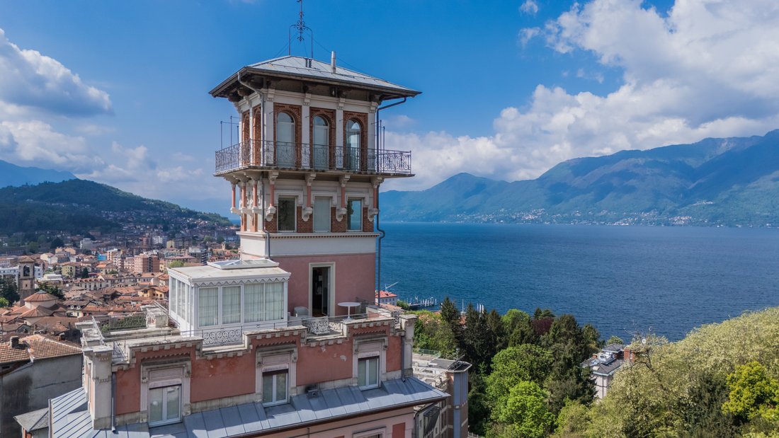 Villa in Luino, Lombardei, Italien 5 - 12695375