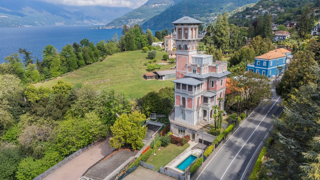 Villa in Luino, Lombardei, Italien 2 - 12695375