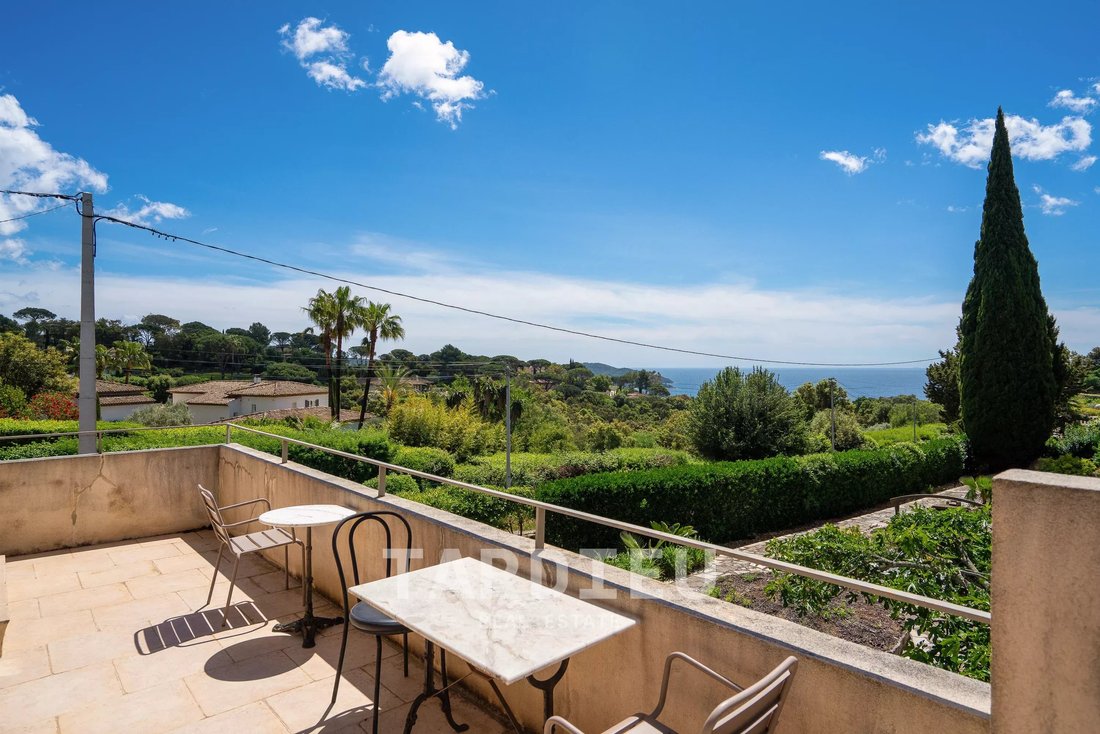 Villa in La Croix-Valmer, Provence-Alpes-Côte d'Azur, France 2 - 17887561