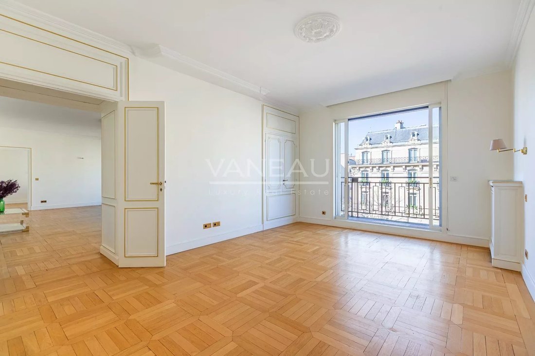 Apartment in Triangle d'Or, Paris 8e Arrondissement, Paris 5 - 17887551