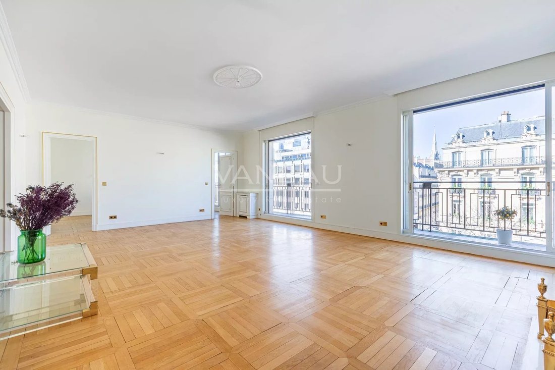 Apartment in Triangle d'Or, Paris 8e Arrondissement, Paris 3 - 17887551
