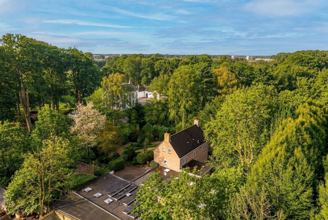 Villa in Oosterhout, North Brabant, Netherlands 4 - 17647026