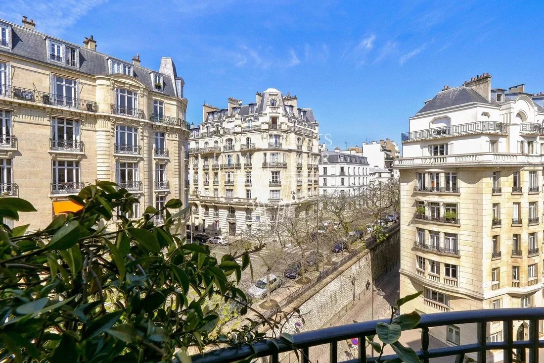 Apartment in Muette Sud, Paris 16e Arrondissement, Paris 1 - 17887575