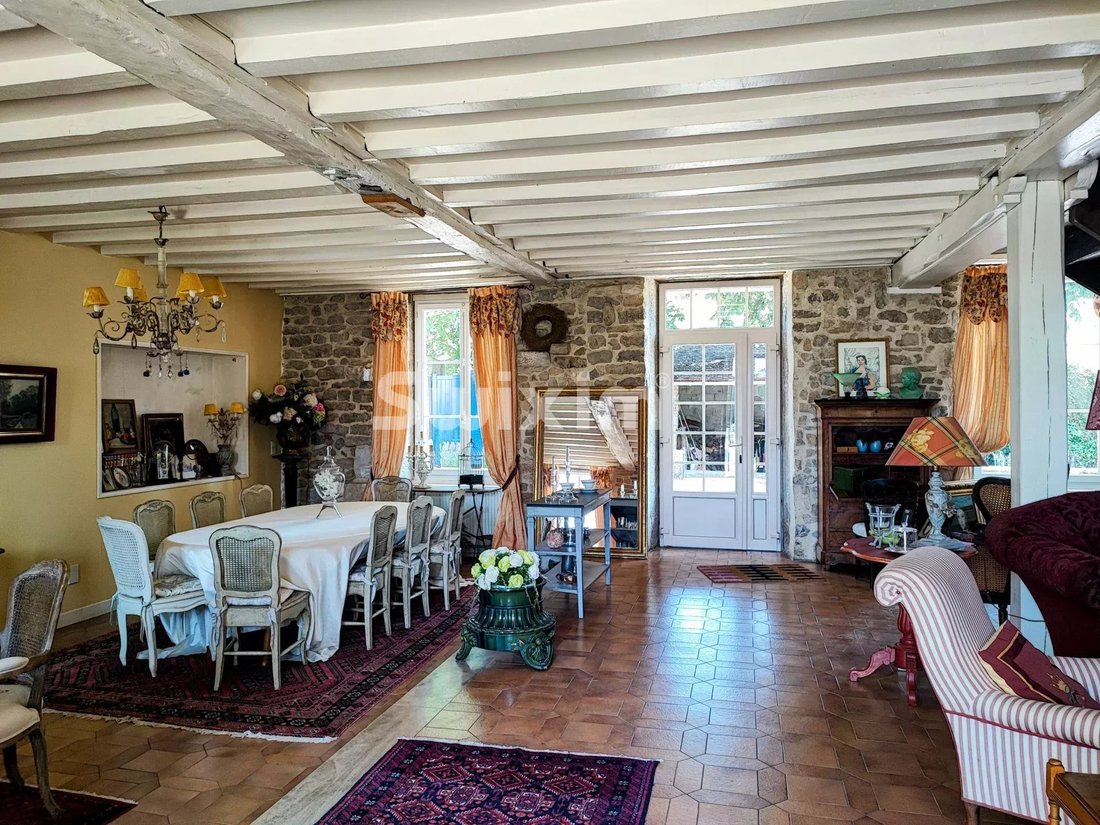 Estate in Centre Ville, Beaune, France 5 - 17887579
