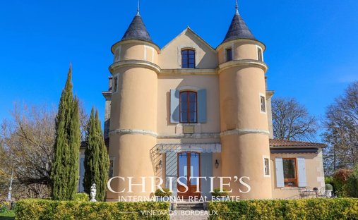 Castle in Seyches, Nouvelle-Aquitaine, France 1