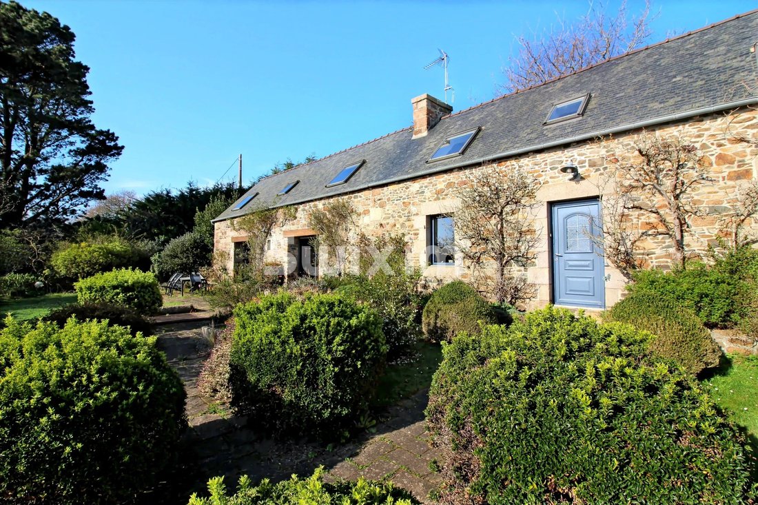 Estate in Sud Est, Perros-Guirec, France 1 - 17887553