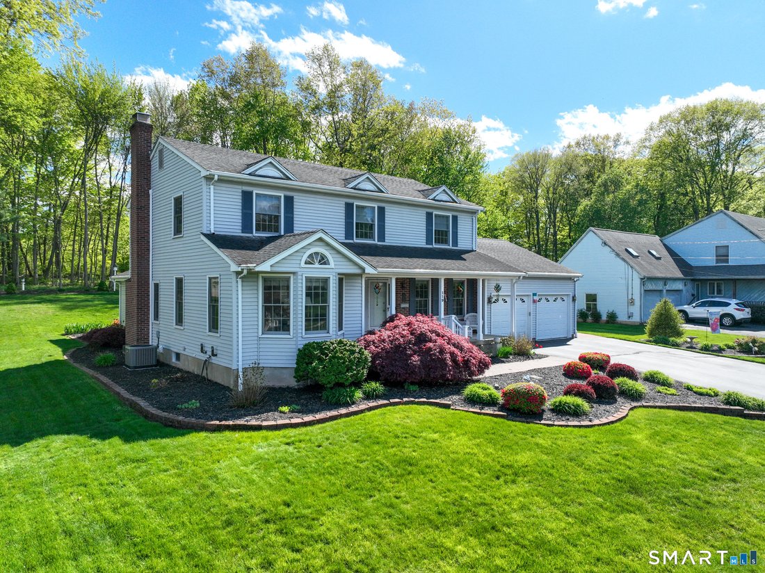 House in Newington, Connecticut, United States 2 - 17887441