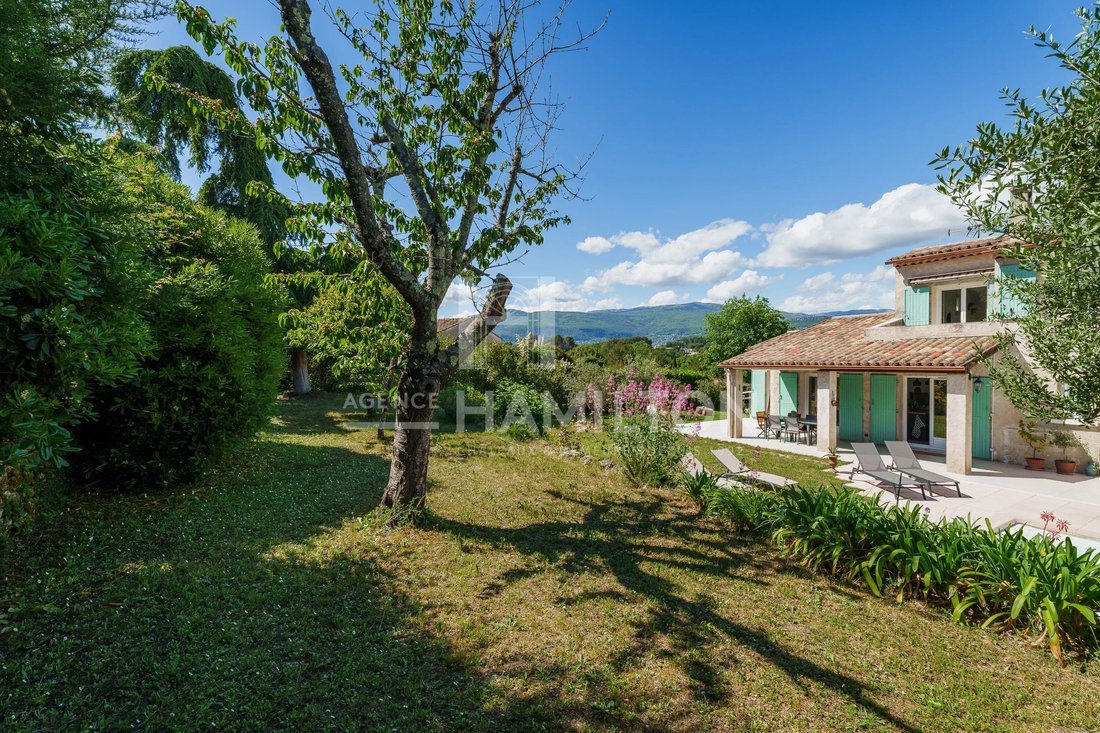 Villa in Châteauneuf-Grasse, Provence-Alpes-Côte d'Azur, France 4 - 17887574