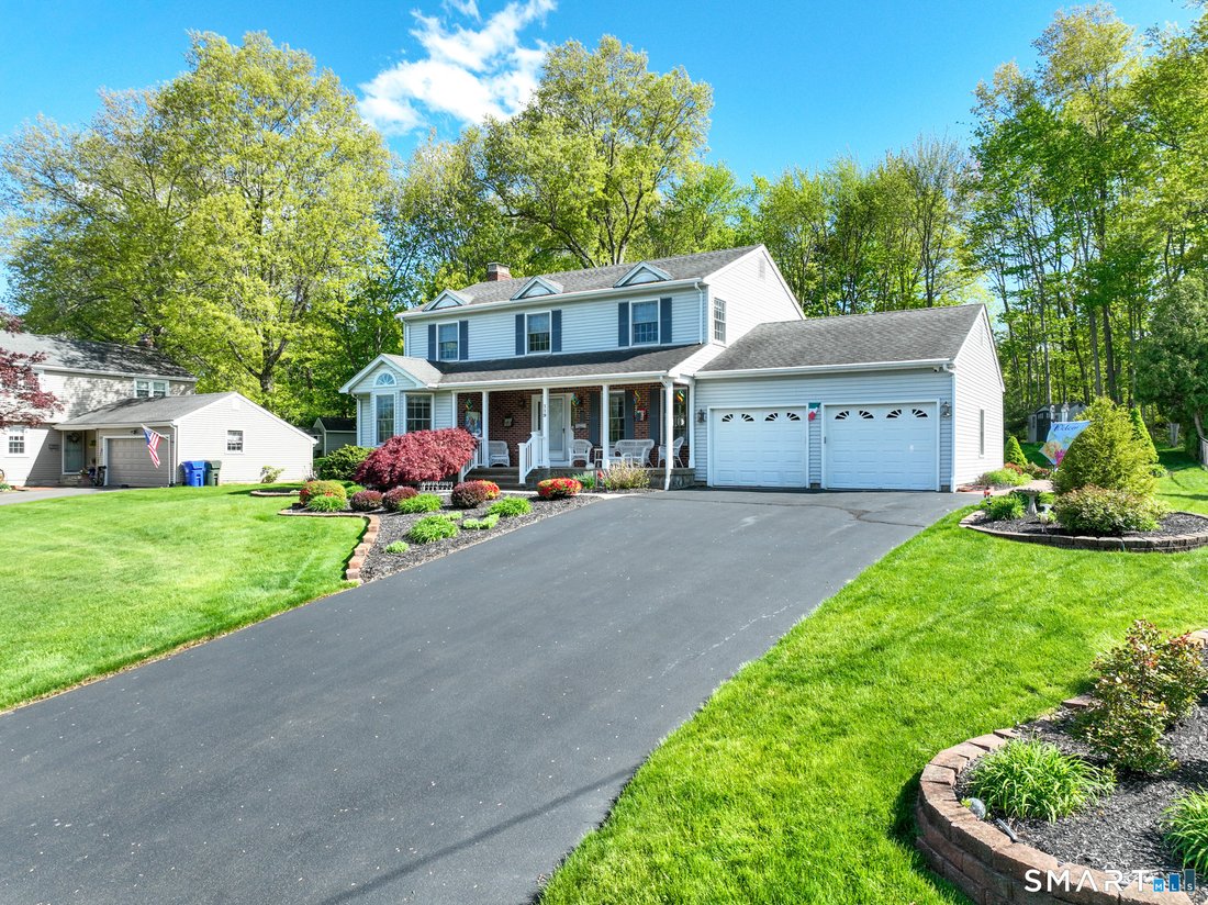House in Newington, Connecticut, United States 1 - 17887441