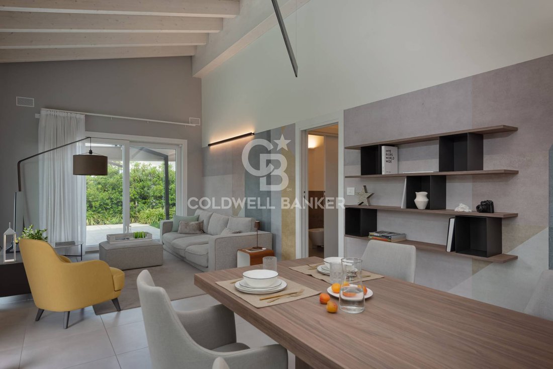 Villa in Desenzano Centro, Desenzano del Garda, Lombardy 5 - 17893012