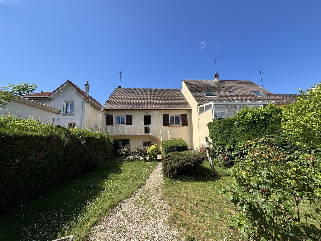 House in Grenouillère-Marnois-Rive de Marne, Noisy-le-Grand, France 4 - 17893226