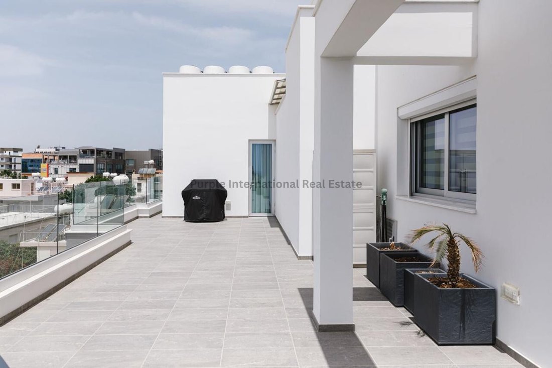 Apartment in Mesa Geitonia, Limassol, Cyprus 4 - 17889845