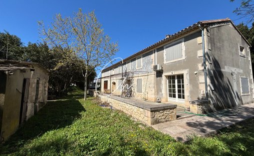 Villa in Arles, Provence-Alpes-Côte d'Azur, France 1