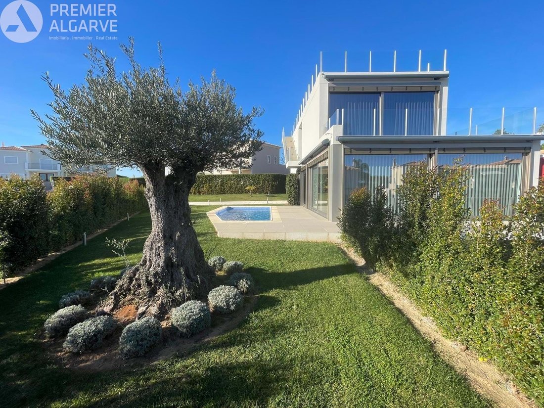 Villa in Vale do Lobo, Almancil, Portugal 1 - 17483734