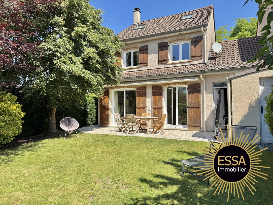 House in Les Residences, Noisy-le-Roi, France 2 - 17893295