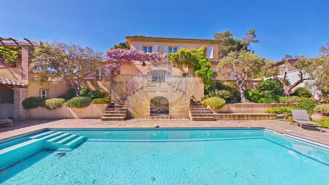 House in Le Plan-de-la-Tour, Provence-Alpes-Côte d'Azur, France 1 - 17889683