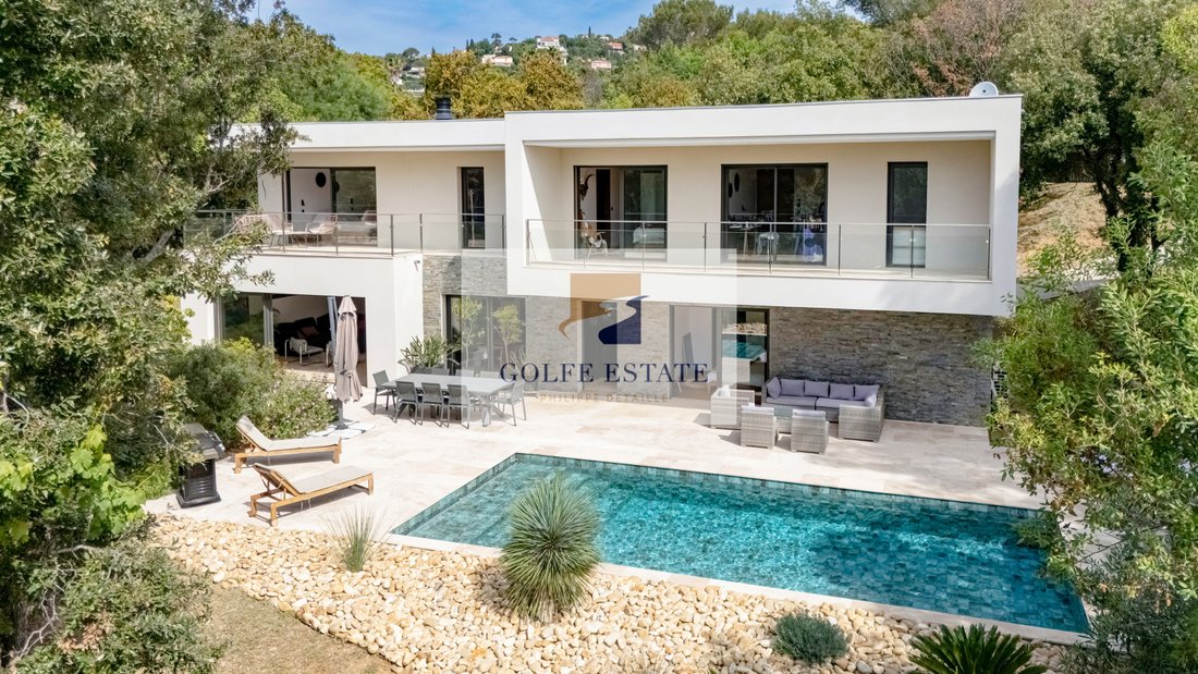 Villa in La Croix-Valmer, Provence-Alpes-Côte d'Azur, France 1 - 17891036